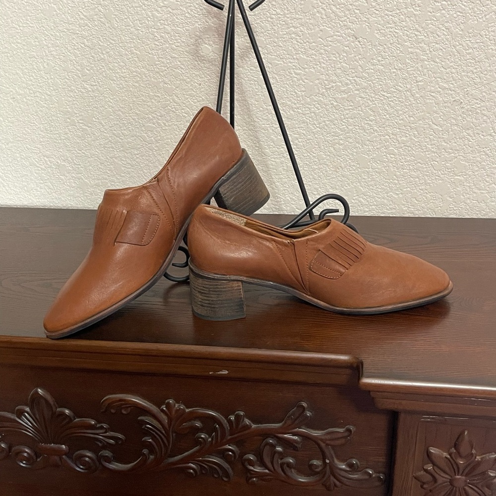 New Kupuri Spanish leather chunky heeled slip on